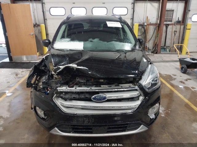 1FMCU9HD8KUA70320 Ford ESCAPE SEL