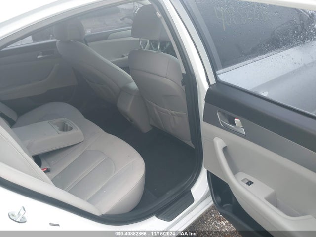 Hyundai SONATA SE 2016 5NPE24AF1GH264061 Image 8