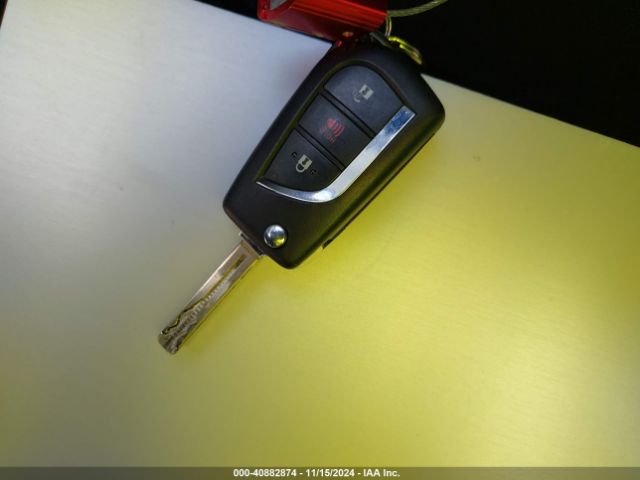JTMH1RFV8LD047085 Toyota RAV4 LE