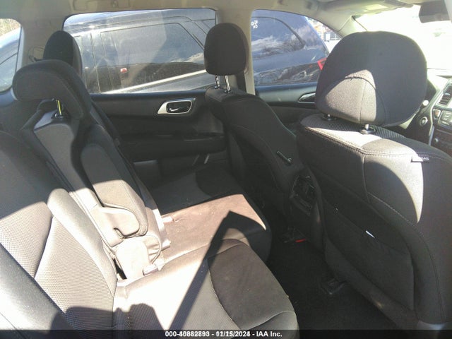 40882893 :رقم المزاد ، 5N1DR2MN8HC674704 vin ، 2017 Nissan Pathfinder Sv مزاد بيع