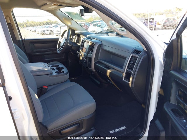 1C6RR7FG5LS158151 RAM 1500 Classic Tradesman  4x4 6'4 Box