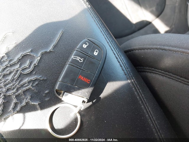 Chrysler 200 Limited 2015 1C3CCCAB8FN683121 Image 11