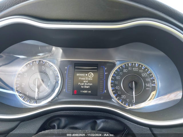 Chrysler 200 Limited 2015 1C3CCCAB8FN683121 Image 7