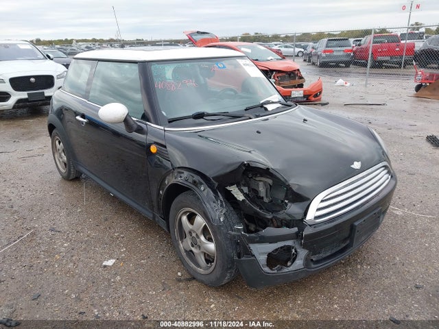 2010 MINI COOPER WMWMF3C57ATZ61488 Photo 0