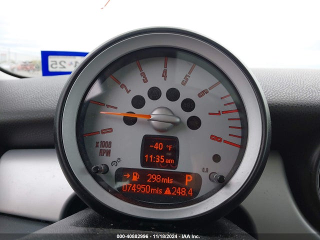 2010 MINI COOPER WMWMF3C57ATZ61488 Photo 6