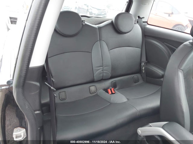 2010 MINI COOPER WMWMF3C57ATZ61488 Photo 7