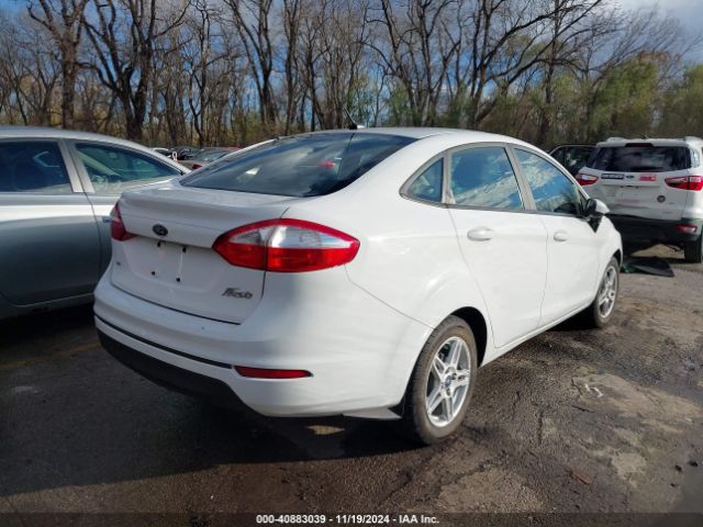 3FADP4BJ1HM163202 Ford FIESTA SE