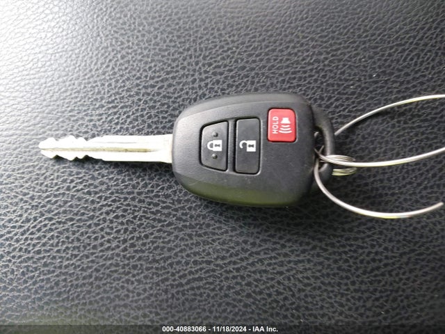 Toyota RAV4 LE 2018 2T3ZFREV2JW424193 Image 11