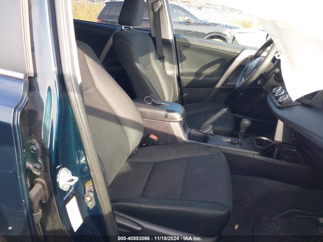 Toyota RAV4 LE 2018 2T3ZFREV2JW424193 Image 5