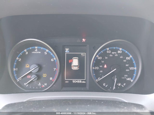 Toyota RAV4 LE 2018 2T3ZFREV2JW424193 Image 7