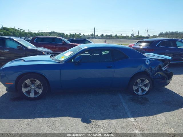 2C3CDZAG4NH223554 Dodge Challenger Sxt