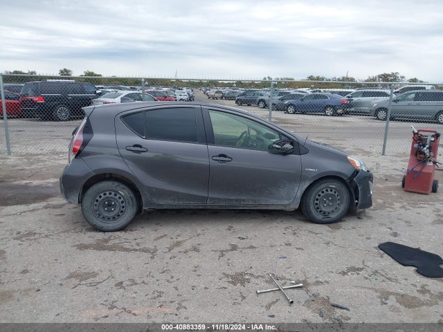Toyota Prius C One 2015 JTDKDTB34F1582905 Image 13
