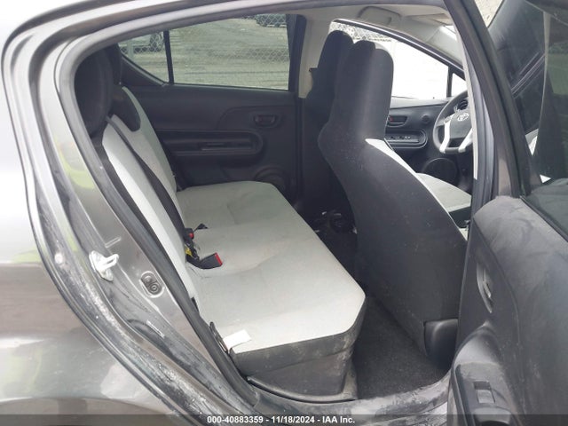 JTDKDTB34F1582905 Toyota Prius C One