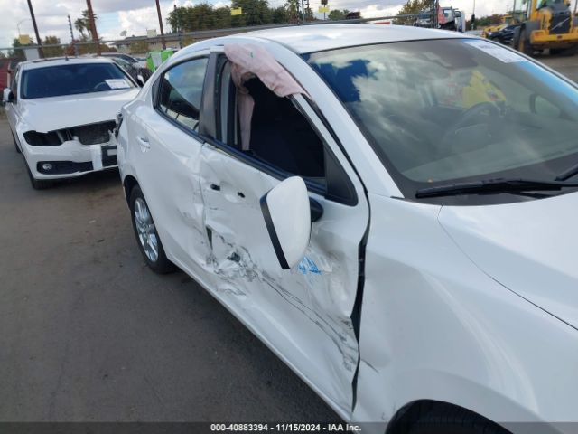 3MYDLBYVXJY312694 Toyota YARIS IA