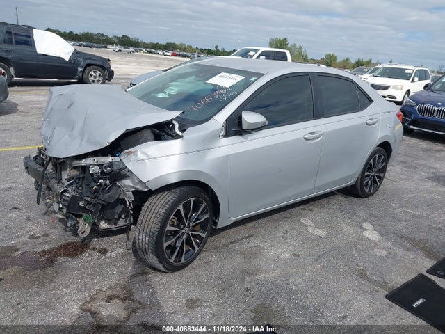 Toyota COROLLA SE 2018 5YFBURHE1JP785993 Image 2