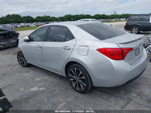Toyota COROLLA SE 2018 5YFBURHE1JP785993 Image 3