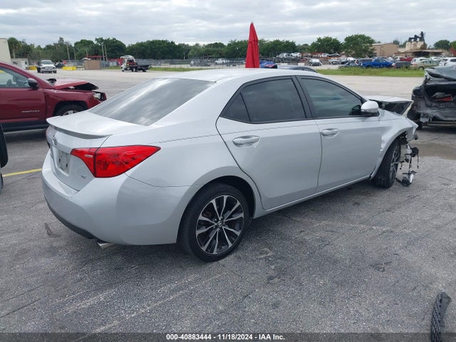 Toyota COROLLA SE 2018 5YFBURHE1JP785993 Image 4