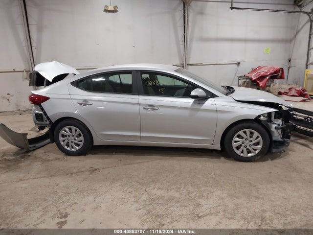 Hyundai ELANTRA SE 2018 5NPD74LF8JH260090 Image 13