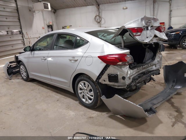 Hyundai ELANTRA SE 2018 5NPD74LF8JH260090 Image 3