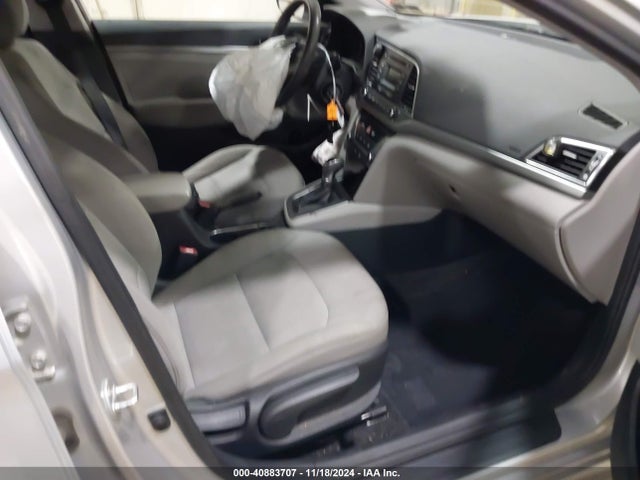 Hyundai ELANTRA SE 2018 5NPD74LF8JH260090 Image 5