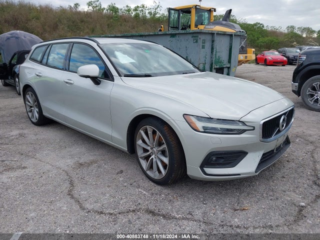 Volvo V60 T5 Momentum 2020 YV1102EK1L2348922 zdjęcie główne
