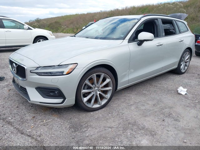 YV1102EK1L2348922 Volvo V60 T5 Momentum