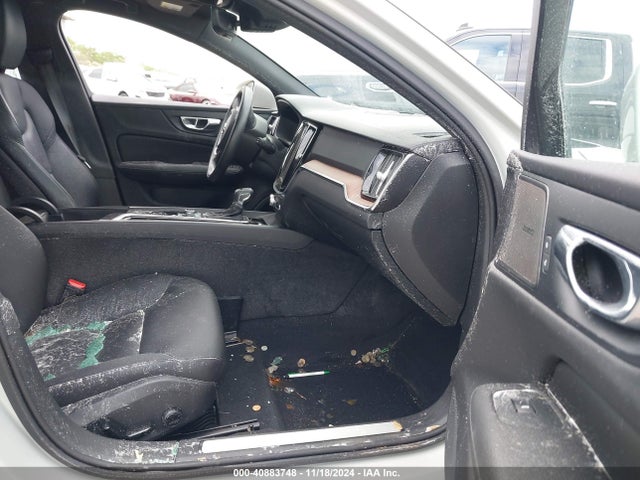 YV1102EK1L2348922 Volvo V60 T5 Momentum