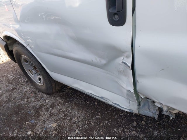 Chevrolet Express 2500 Work Van 2014 1GCWGFCA0E1198223 Image 17