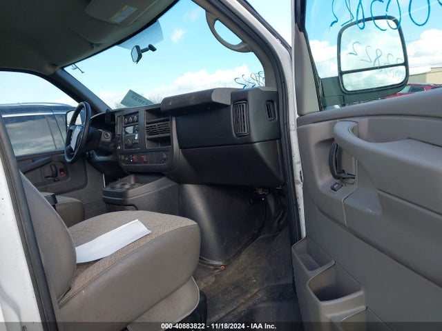Chevrolet Express 2500 Work Van 2014 1GCWGFCA0E1198223 Image 5
