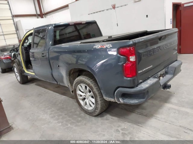 Chevrolet Silverado 1500 4wd  Standard Bed Custom 2020 3GCPYBEH9LG205656 Image 3