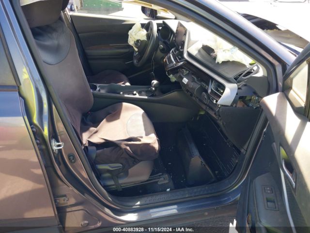 JTNKHMBX2M1097622 Toyota C-HR LE
