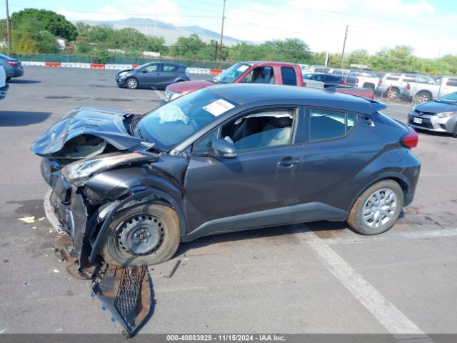 JTNKHMBX2M1097622 Toyota C-HR LE