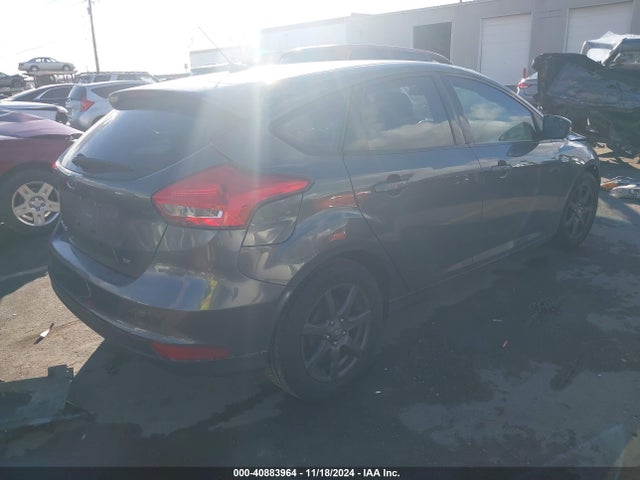 Ford FOCUS SE 2017 1FADP3K23HL231844 Image 4