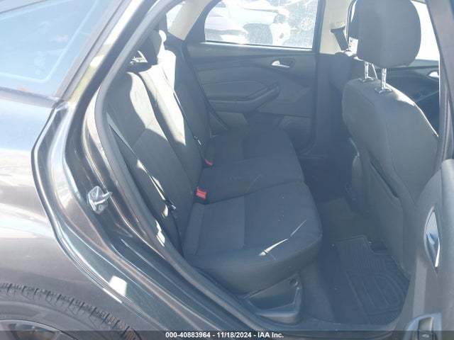 Ford FOCUS SE 2017 1FADP3K23HL231844 Image 8