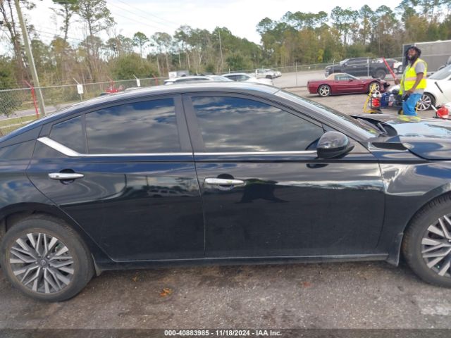 1N4BL4DW6PN338009 Nissan Altima Sv Intelligent Awd