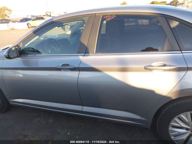 3VWC57BUXKM198025 Volkswagen Jetta 1.4t R-line/1.4t S/1.4t Se
