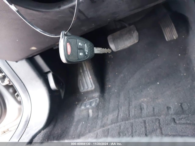 Chrysler 200 LX 2014 1C3CCBAB9EN238119 Image 11