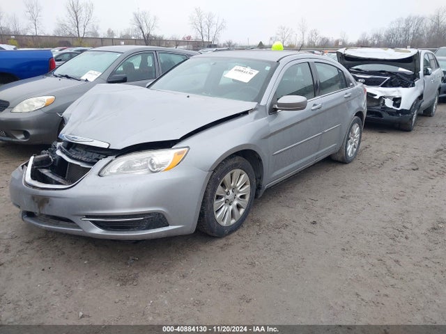 Chrysler 200 LX 2014 1C3CCBAB9EN238119 Image 2