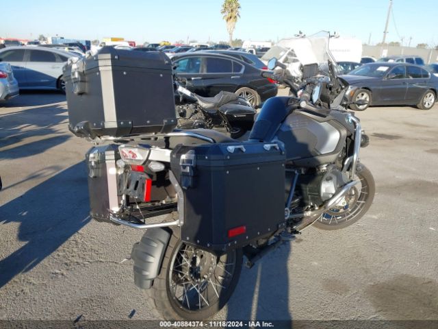 2022 BMW R 1250 WB10M1303N6F37195 Photo 3