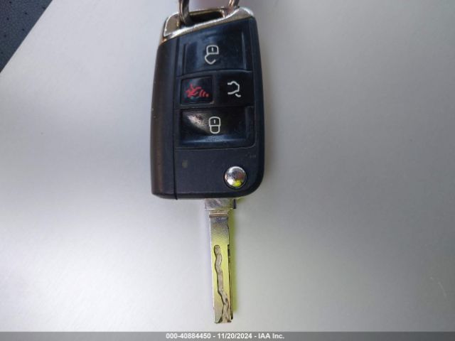 3VV3B7AX8JM199472 Volkswagen Tiguan 2.0t Se/2.0t Sel