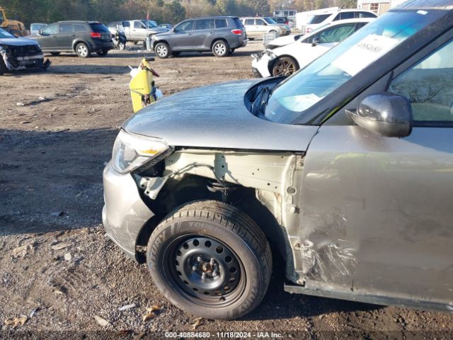 KNDJN2A21F7156467 KIA Soul