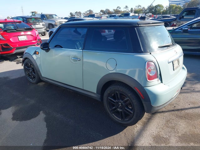 2012 MINI COOPER WMWSU3C51CT256749 Photo 2