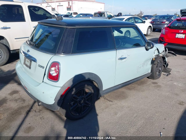2012 MINI COOPER WMWSU3C51CT256749 Photo 3