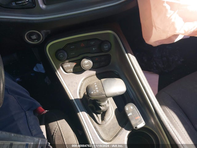 2C3CDZAG7KH670097 Dodge Challenger Sxt