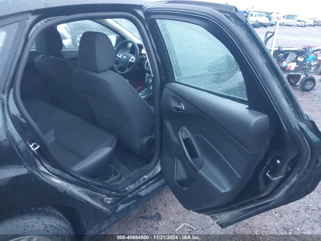 Ford FOCUS SE 2014 1FADP3F2XEL389717 Image 8