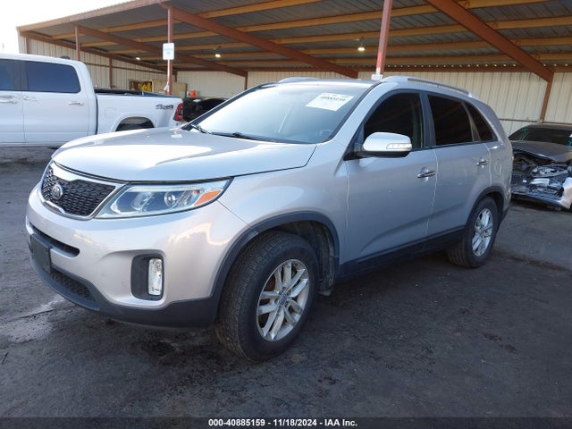 KIA Sorento Lx V6 2015 5XYKT4A74FG598695 Image 2