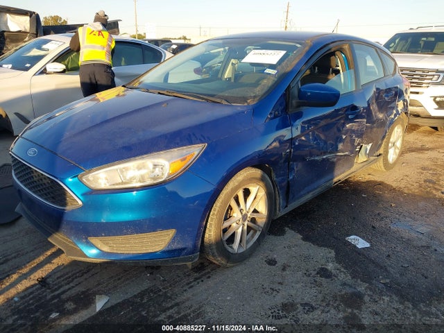 Ford FOCUS SE 2018 1FADP3K23JL315927 Image 2