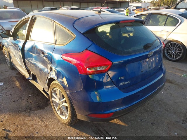 Ford FOCUS SE 2018 1FADP3K23JL315927 Image 3
