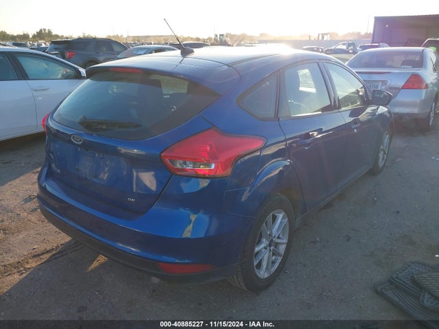 Ford FOCUS SE 2018 1FADP3K23JL315927 Image 4