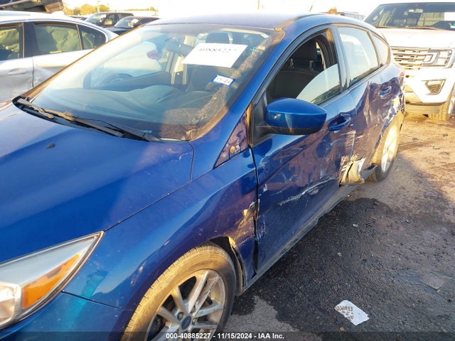 Ford FOCUS SE 2018 1FADP3K23JL315927 Image 6